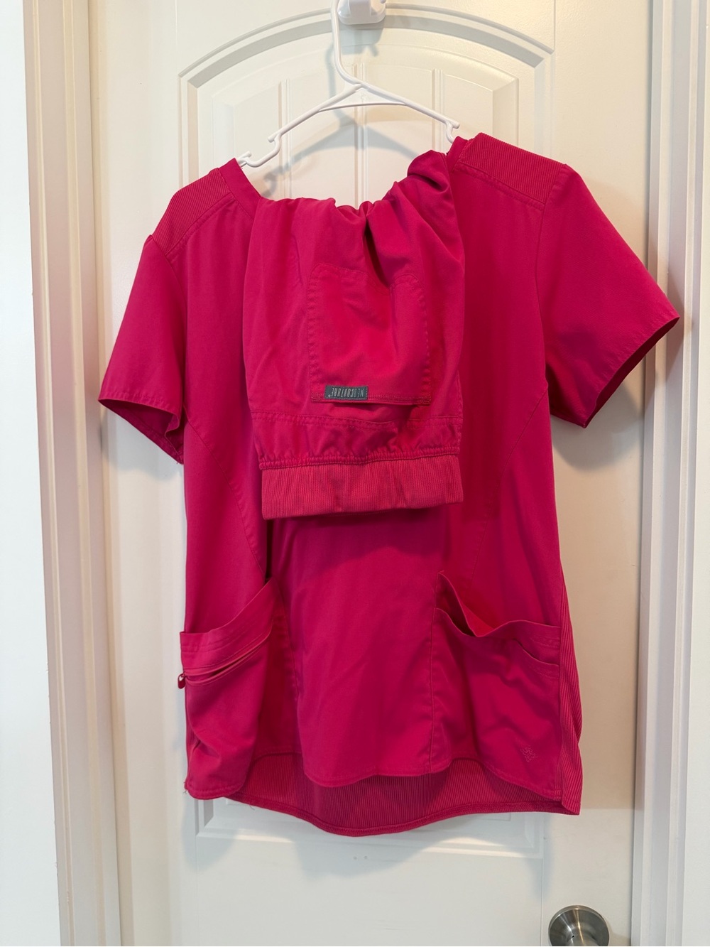 Med Couture Women's Hot Pink MShort SleeveScrub Top & Jogger Style Bottoms L